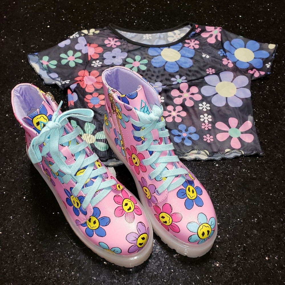 Hippie YRU flower boots